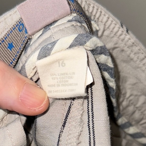 Old Navy Grey and Navy Striped Women Shorts -Sz 16 - Picture 6 of 6